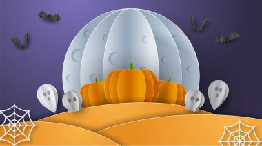 Kâğıt kesim tarzında balkabağı ve bulutların olduğu Cadılar Bayramı afişleriniz kutlu olsun. Gökyüzünde dolunay, örümcek ağı, kafatası, hayalet ve uçan yarasalar. Vektör İllüstrasyonu