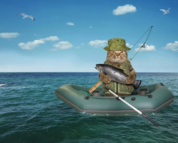 Pescador de gatos a la deriva en un bote de goma — Foto de Stock