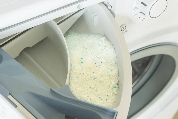 Waschmittel Der Waschmaschine Waschsalon Konzept Dosierung Von Waschmitteln Hausarbeit Hausreinigung — Stockfoto