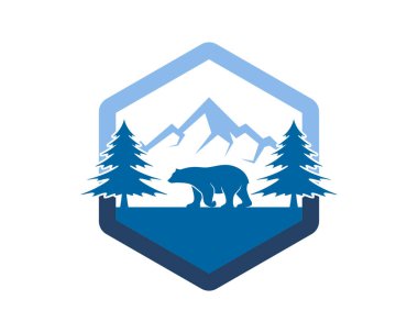 Orman dağında yürüyen ayı