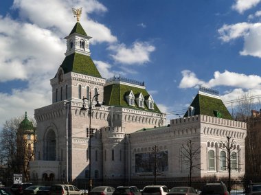 St. Petersburg, yirminci yüzyılın başında inşa edilen Suvorov tarihi bina'nın Kumandan'ın Müzesi