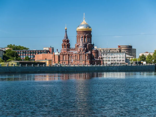 Saint Pétersbourg Russie Juin 2018 Embankment Rivière Ekaterinbourg Église Epiphanie — Photo