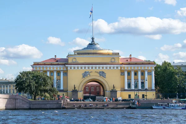 St. petersburg, russland, september 2019: bau der hauptadm — Stockfoto