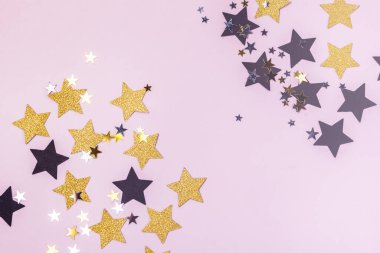 Pembe Arkaplanda Yıldızların Şeklinde Altın Gümüş ve Siyah Konfeti Parlak Arkaplan Tatil Kutlaması Kutlaması Yeni Yıl Kutlaması Çerçevesi