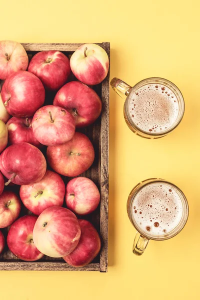 Mug Cold Apple Cider Ripe Apples Autumn Drink Top View — Stok Foto