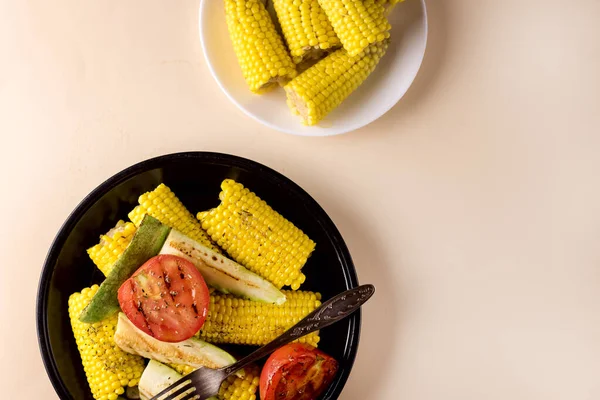 Black Plate Grilled Vegetable Zucchini Corn Tomato Tasty Healthy Diet — Stock Photo, Image