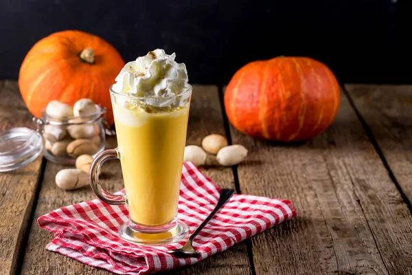 Sabroso Otoño Calabaza Especia Latte Con Leche Crema Calabaza Madura — Foto de Stock