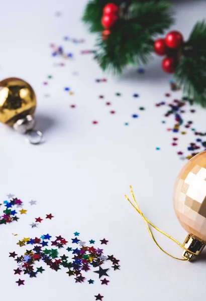 Fond Noël Nouvel Avec Boules Noël Confettis Forme Étoiles Couronne — Photo
