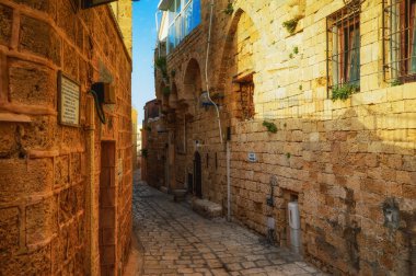 Tel Aviv, İsrail - 21 Nisan 2017: Arapça tarzı eski Jaffa antik taş sokaklarda