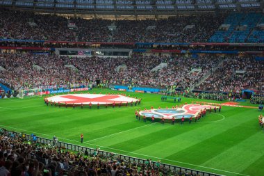 Moskova, Rusya - 11 Temmuz 2018: FIFA 2018 Dünya Kupası İngiltere ve Hırvatistan Luzhniki Stadı nda yarı finale futbol maçı sırasında kutluyor futbol taraftarları.