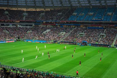 Moskova, Rusya - 11 Temmuz 2018: FIFA 2018 Dünya Kupası İngiltere ve Hırvatistan Luzhniki Stadı nda yarı finale futbol maçı sırasında kutluyor futbol taraftarları.