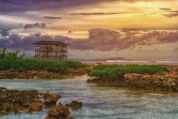 Krásný západ slunce na pláži pro surfaře Cloud 9, Siargao Island, Filipíny — Stock fotografie