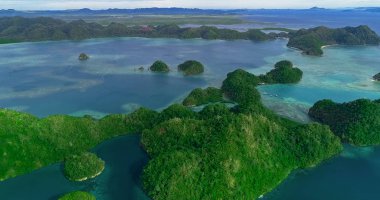 Sugba lagün hava görünümünü. Güzel manzara ile mavi deniz lagün, Milli Parkı, Siargao Adası, Filipinler.