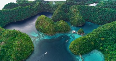 Sugba lagün hava görünümünü. Güzel manzara ile mavi deniz lagün, Milli Parkı, Siargao Adası, Filipinler.