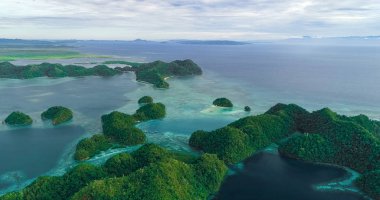 Sugba lagün hava görünümünü. Güzel manzara ile mavi deniz lagün, Milli Parkı, Siargao Adası, Filipinler.
