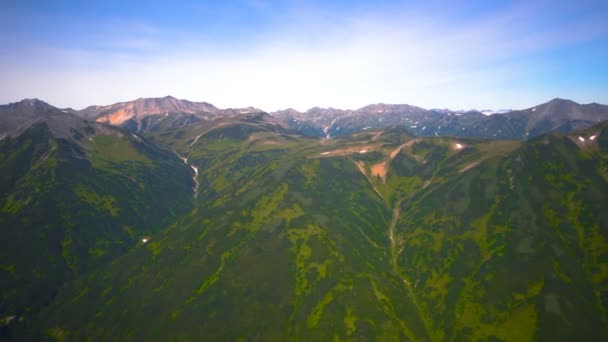 Vue Depuis Hélicoptère Sur Les Montagnes Les Volcans Territoire Kamchatka — Video