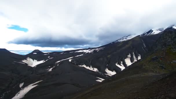 Klyuchevskoy 火山 Klyuchevskaya ボルケーノ。カムチャッカ半島。ユーラシア大陸、ロシア極東 — ストック動画