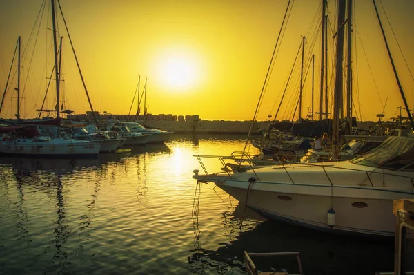 Večerní Jaffa, Starý přístav při západu slunce. Tel Aviv Yafo Izrael — Stock fotografie