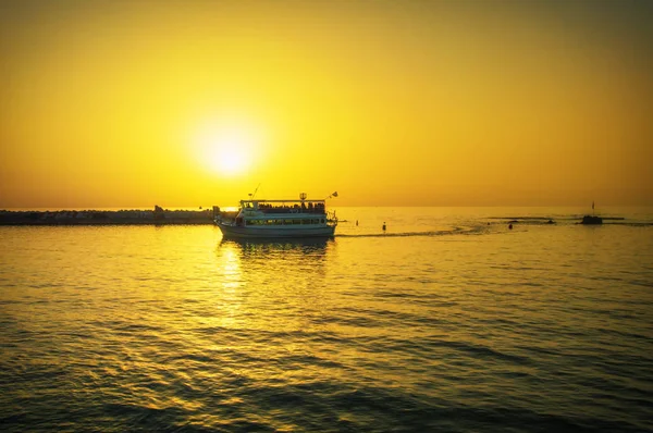 Večerní Jaffa, Starý přístav při západu slunce. Tel Aviv Yafo Izrael — Stock fotografie