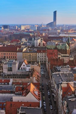 Wroclaw, Polonya. Sky Tower ve diğer binaların havadan görünümü