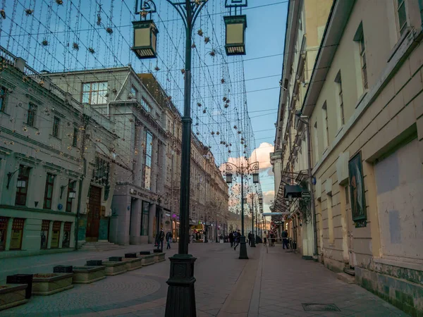 Москва Россия Марта 2020 Года Светящаяся Отделка Над Улицей Камергерском — стоковое фото