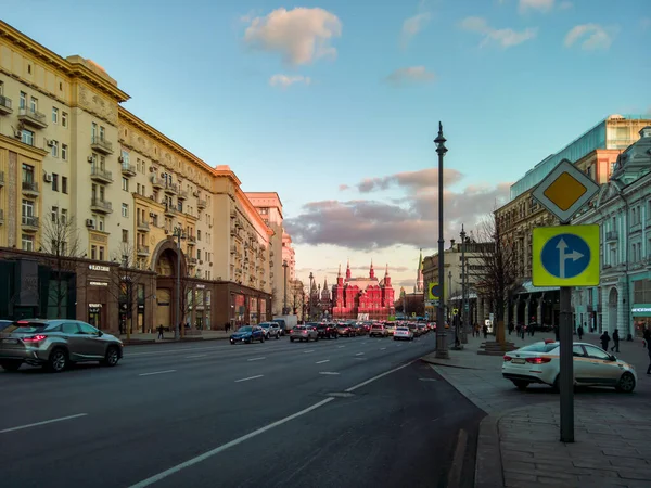 Moscow Russia March 2020 Міський Трафік Тверській Вулиці Вид Історичного — стокове фото