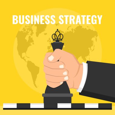 İşadamı holding satranç elinde, iş stratejisi kavramı anlamak.