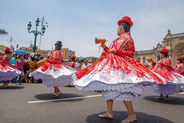 Festival Candelaria Folklorní Tance Typickými Kostýmy Průvodu Limy Peru — Stock fotografie