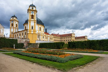 Jaromerice nad Rokytnou, Çek Cumhuriyeti - 17 Eylül 2025: Jaromerice nad Rokytnou barok ve 18. yüzyıldan kalma Rönesans kalesi, Güney Moravya, Çek Cumhuriyeti, Orta Avrupa