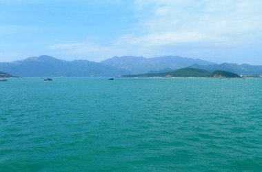 Nha Trang yakınlarındaki adalar ve deniz manzarası. Vietnam.