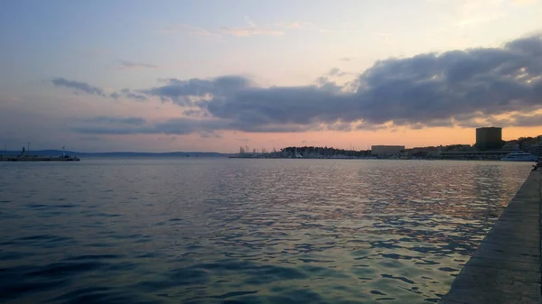 Prachtig Zonsondergang Uitzicht Haven Split Zeehaven Ligt Het Midden Van — Stockfoto