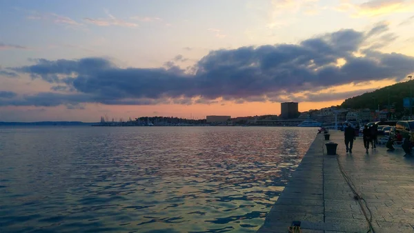 Piękny Widok Zachód Słońca Nad Portem Split Port Morski Znajduje — Zdjęcie stockowe