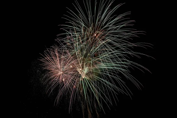 Rotes Und Grünes Feuerwerk Auf Schwarzem Hintergrund — Stockfoto