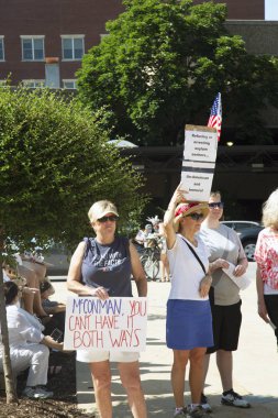 Columbia, Missouri, 30 Haziran 2018. Protesto Trump'ın aile göç politikası için ralli