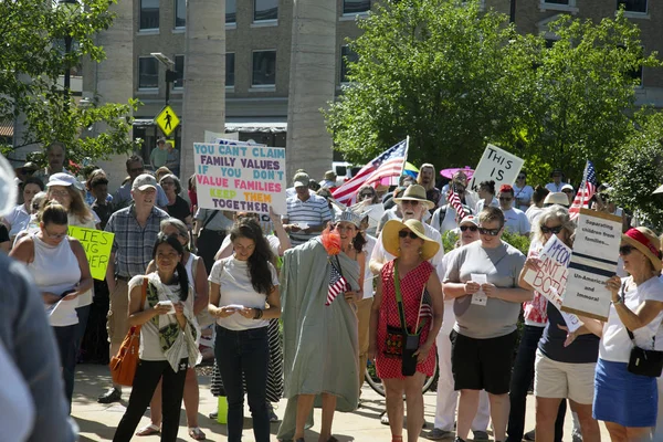 コロンビア ミズーリ州 2018 抗議トランプの家族移民政策にラリーします — ストック写真