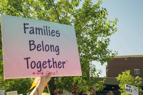 Junio 2018 Columbia Missouri Las Familias Unen Para Protestar Contra — Foto de Stock