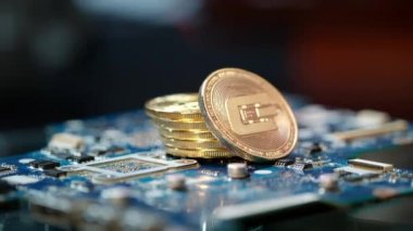 Alternatif cryptocurrency madenciliği iş. Dashcoin altın sikke yığını