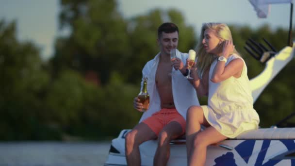 obnazhennoy-margo-foto-svidaniya-lyubovnikov-trahayut-sportivnih