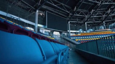 Tribün ve büyük çetele kimse ile boş Spor Stadyumu