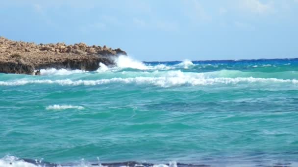 Océano olas paisaje. Agua olas paisaje. Lugar de vacaciones de verano — Vídeos de Stock