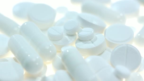 Medicamentos farmacéuticos. Pastillas y cápsulas médicas. Medicina asistencia sanitaria — Vídeos de Stock