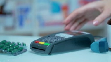 NFC ödeme eczaneden. Mobil ödeme ile tıbbi ödeme. NFC teknolojisi