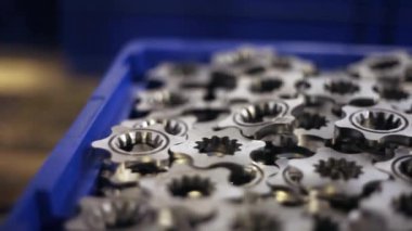 Metal üretim araçları. Makine bölümü üretim. Sonunda baş aracı