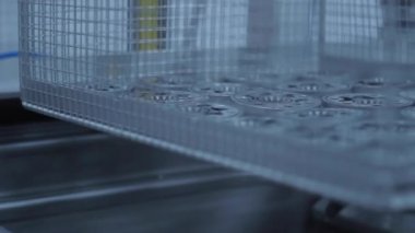 Kafes konteyner üretim hattı hareketli metal demir çubuklar ile