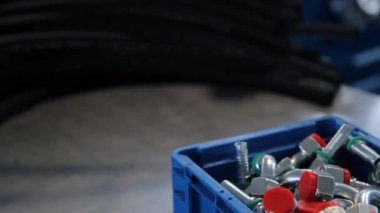 Sıhhi tesisat araçları. Bağlantı su veya gaz sistemleri için fikstür borular be fitingler