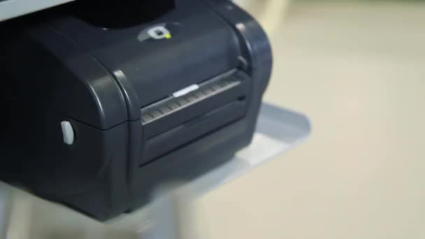 Printer Voor Het Afdrukken Van Etiketten Printer Voor Het Afdrukken — Stockvideo