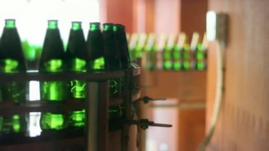 Bira Şişe Konveyör Bant Fabrikası'nda devam edelim. İmalat hattı
