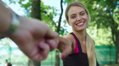 Beni mutlu çift birlikte yaz Park'ta yürüyordunuz kavramı takip