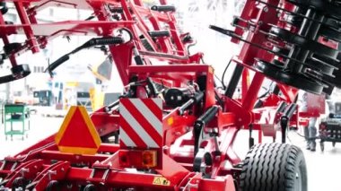 Tarım için ekipman. Mühendislik fabrikasında üretilen yeni disk yetiştiricisi