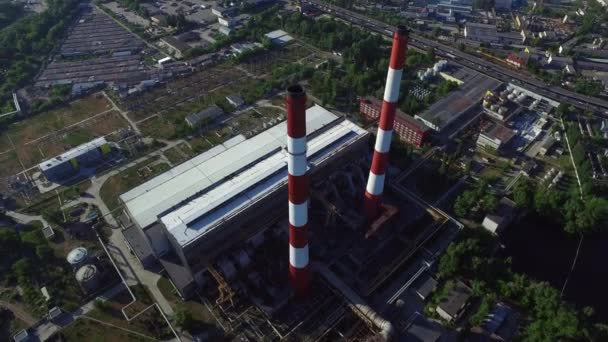 Aerial view chimneys on industrial plant. Industrial pipe on chemical factory — Stok video